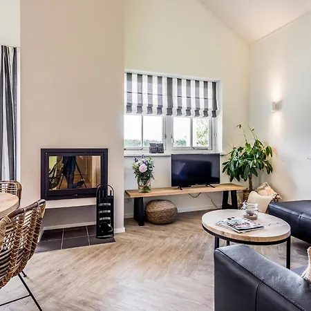 2 Bedroom Beautiful In Дом отдыха *