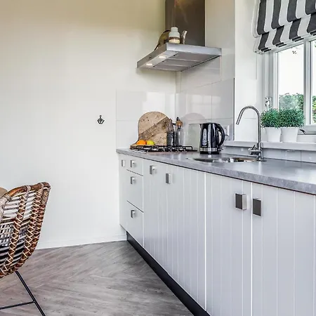 2 Bedroom Beautiful In Нордвейк-ан-Зее